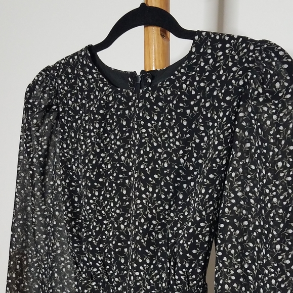 NWT Ditsy Floral Print Chiffon Mini Dress Size Small - Picture 7 of 8